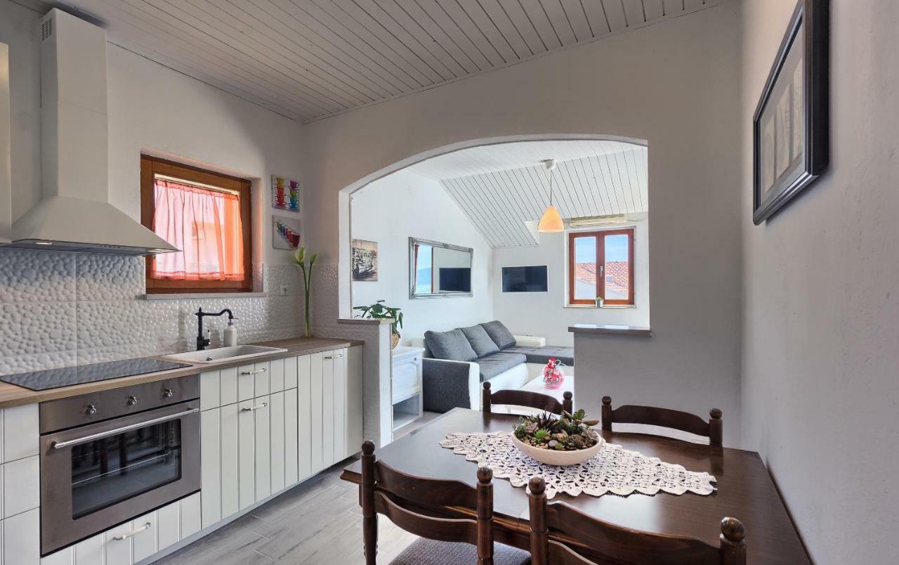 Lantana Apartment Bol Dış mekan fotoğraf