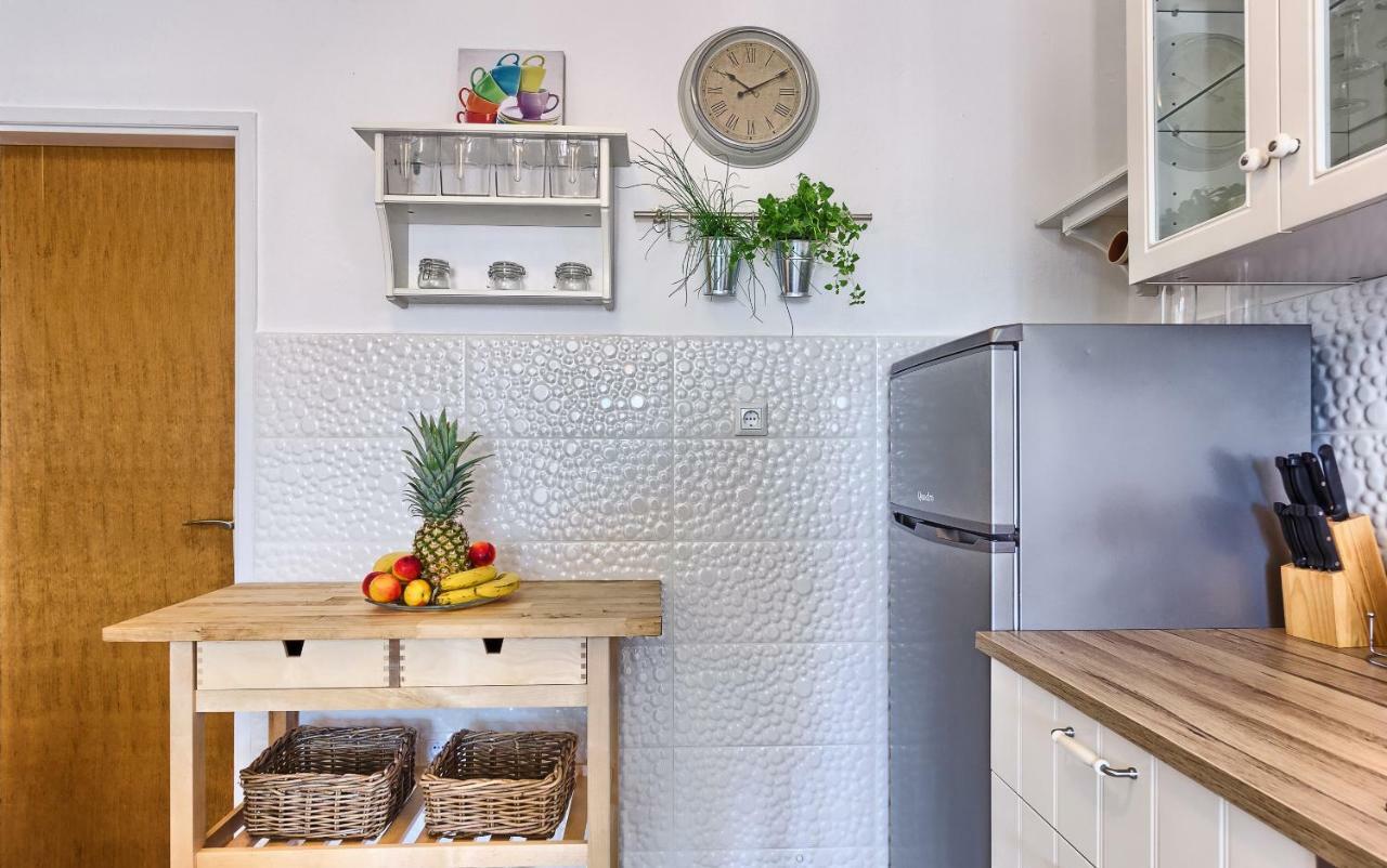 Lantana Apartment Bol Dış mekan fotoğraf