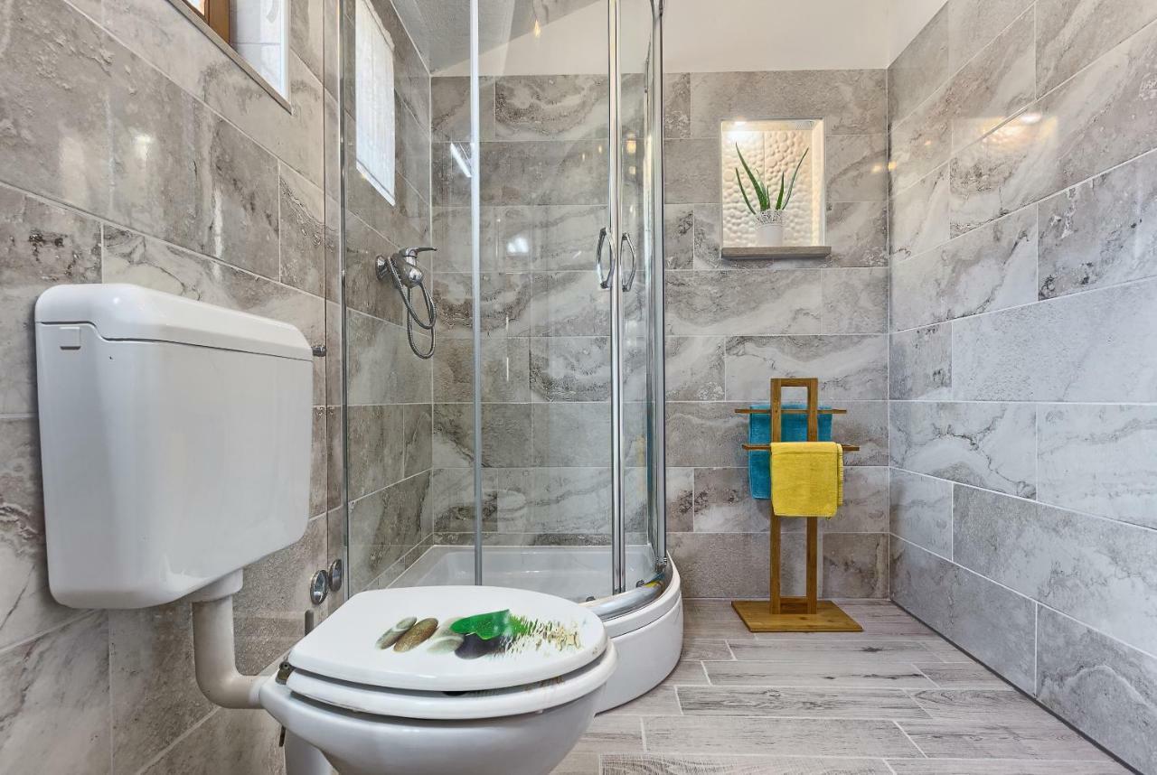 Lantana Apartment Bol Dış mekan fotoğraf